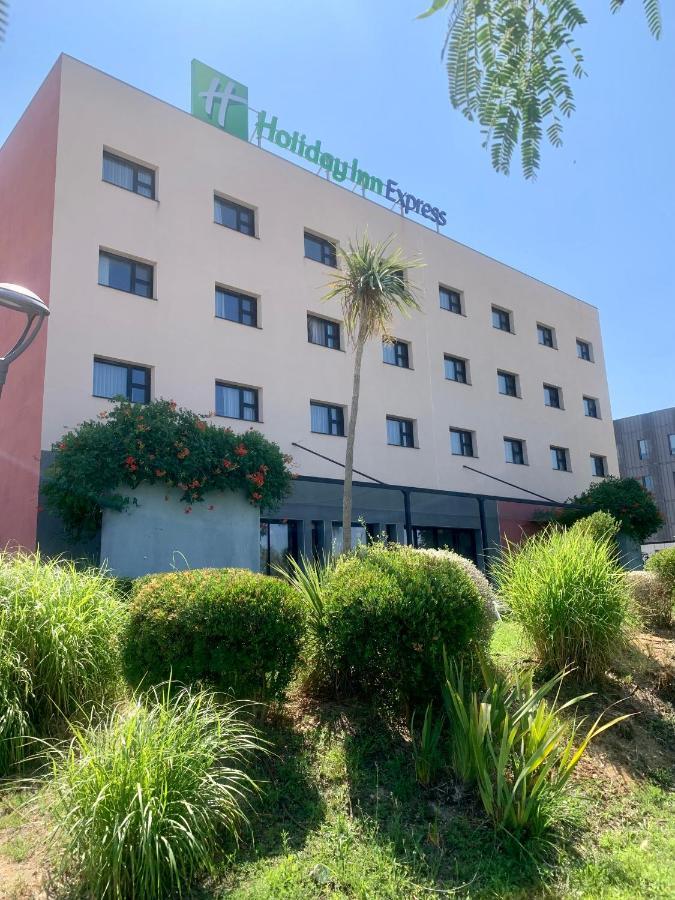 ויטרולה Holiday Inn Express - Marseille Airport, An Ihg Hotel מראה חיצוני תמונה