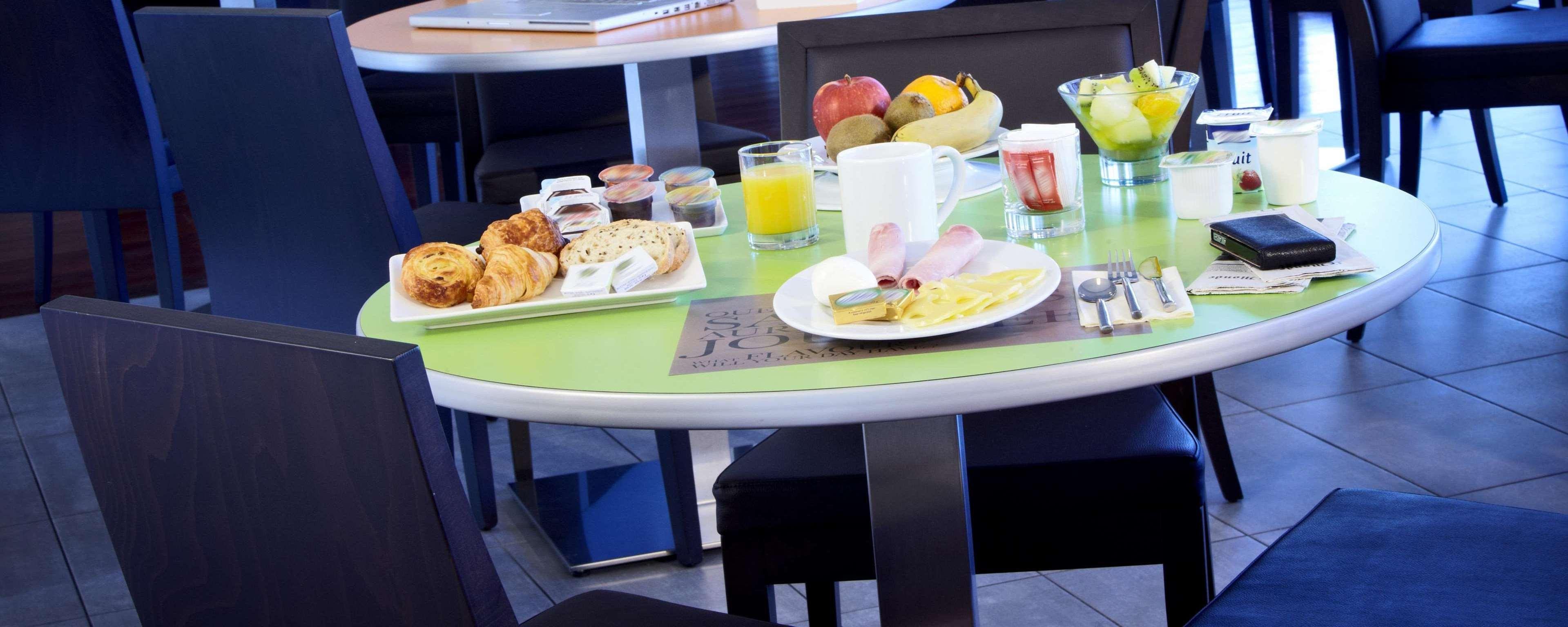 ויטרולה Holiday Inn Express - Marseille Airport, An Ihg Hotel מראה חיצוני תמונה