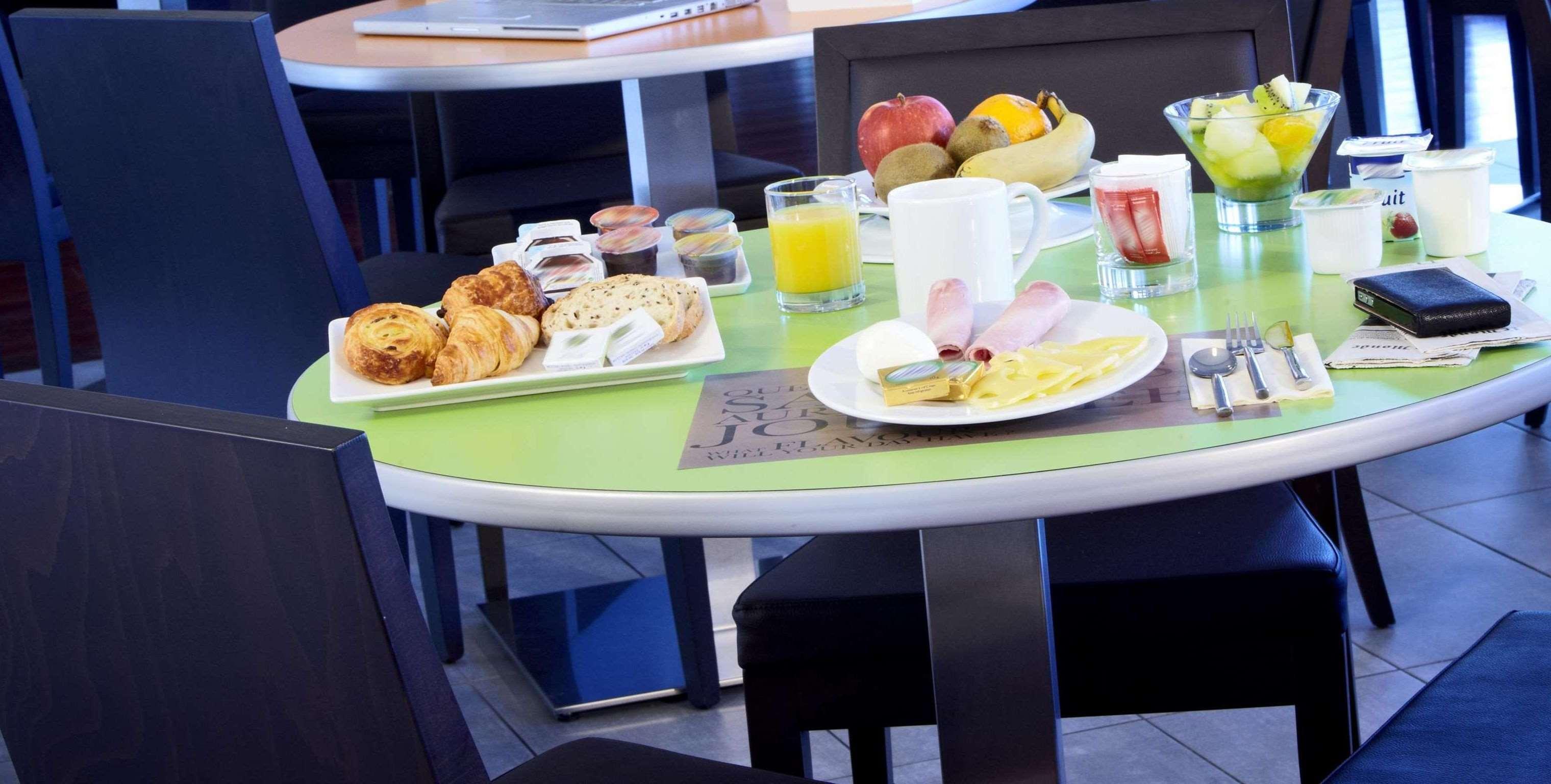 ויטרולה Holiday Inn Express - Marseille Airport, An Ihg Hotel מראה חיצוני תמונה